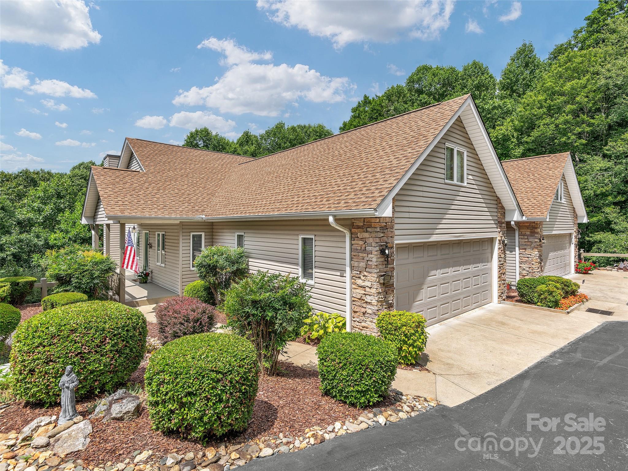 2206 E Cumming Woods Lane Unit: 10
