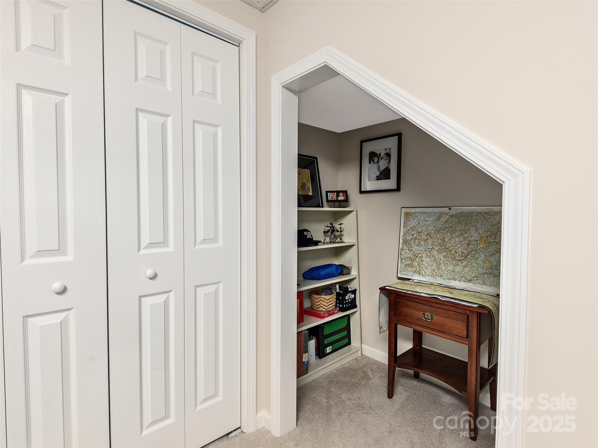 2206 E Cumming Woods Lane Unit: 10