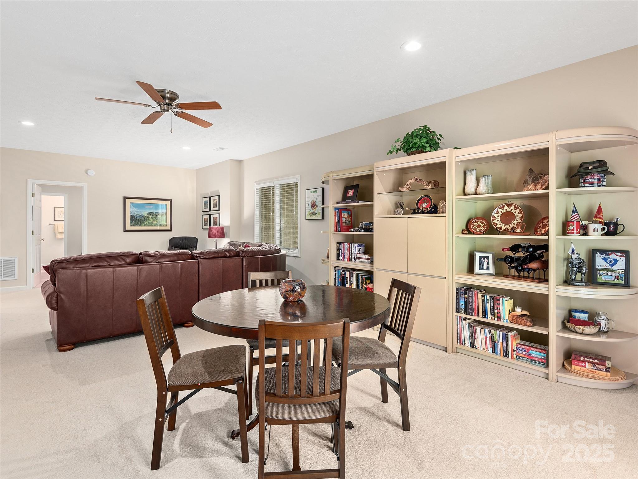 2206 E Cumming Woods Lane Unit: 10