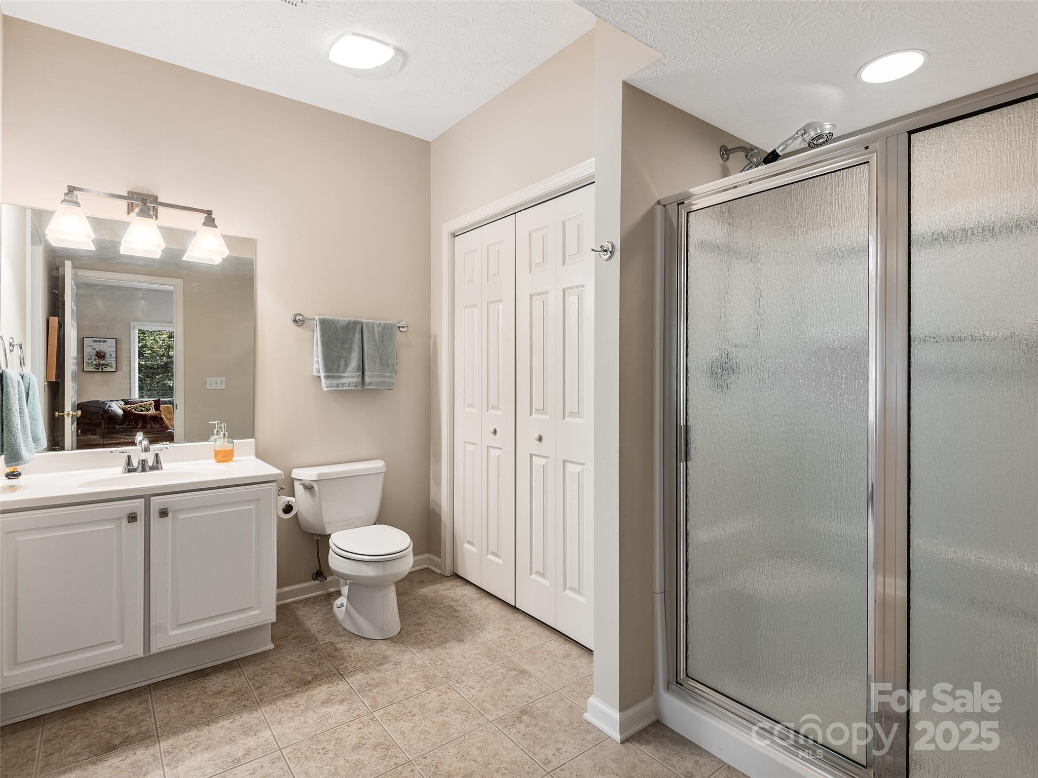 2206 E Cumming Woods Lane Unit: 10