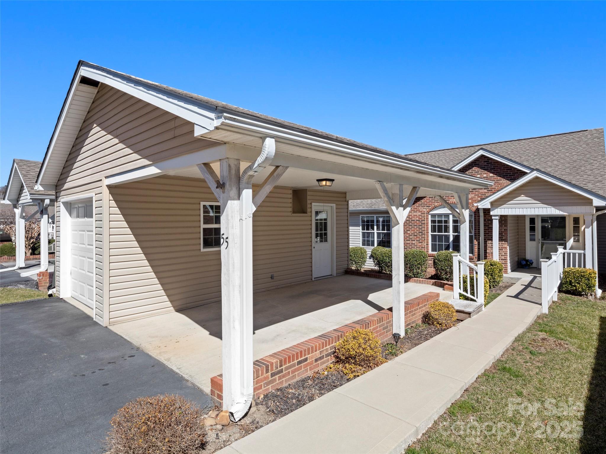 55 S Woodridge View Court