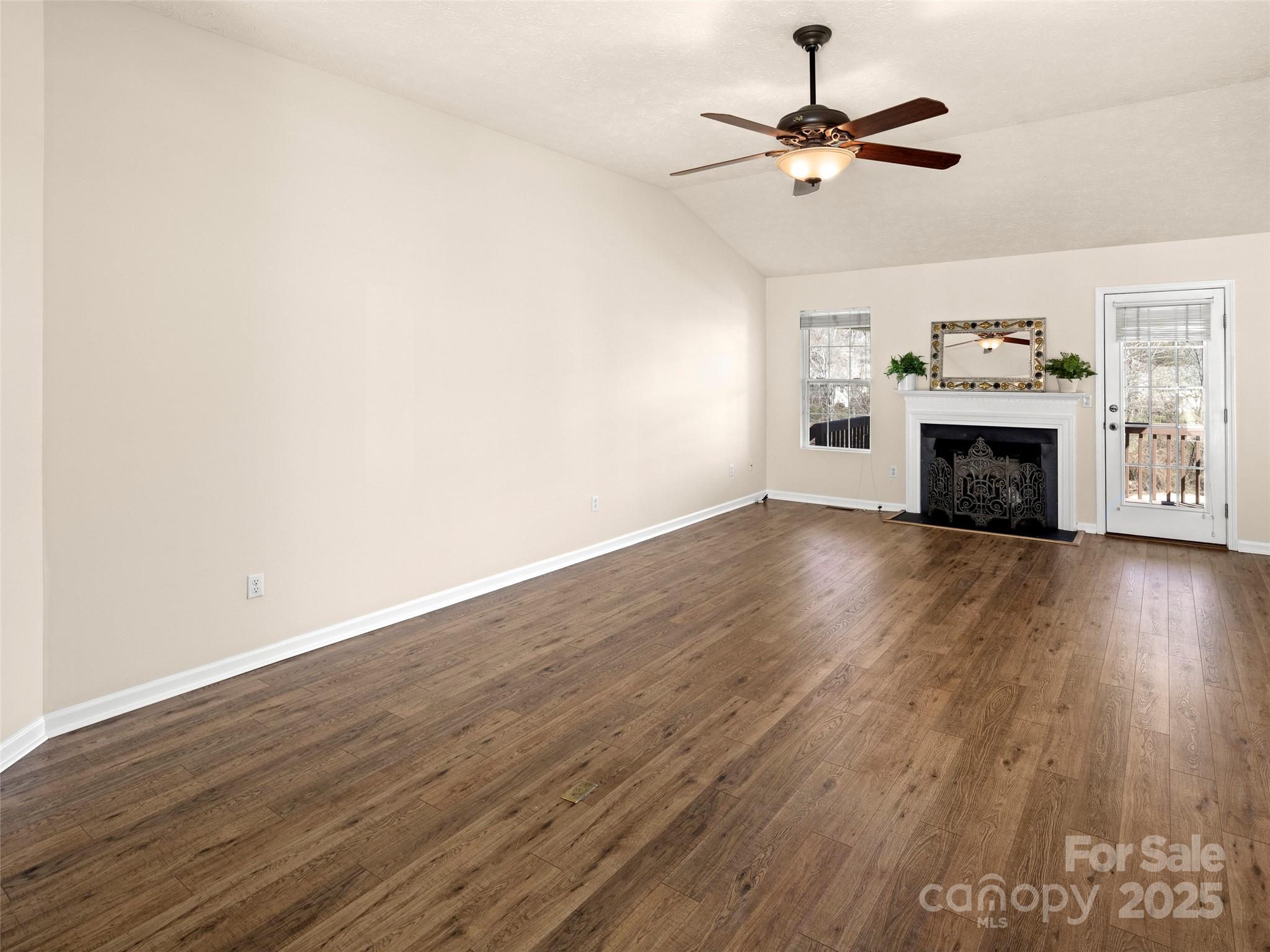 55 S Woodridge View Court