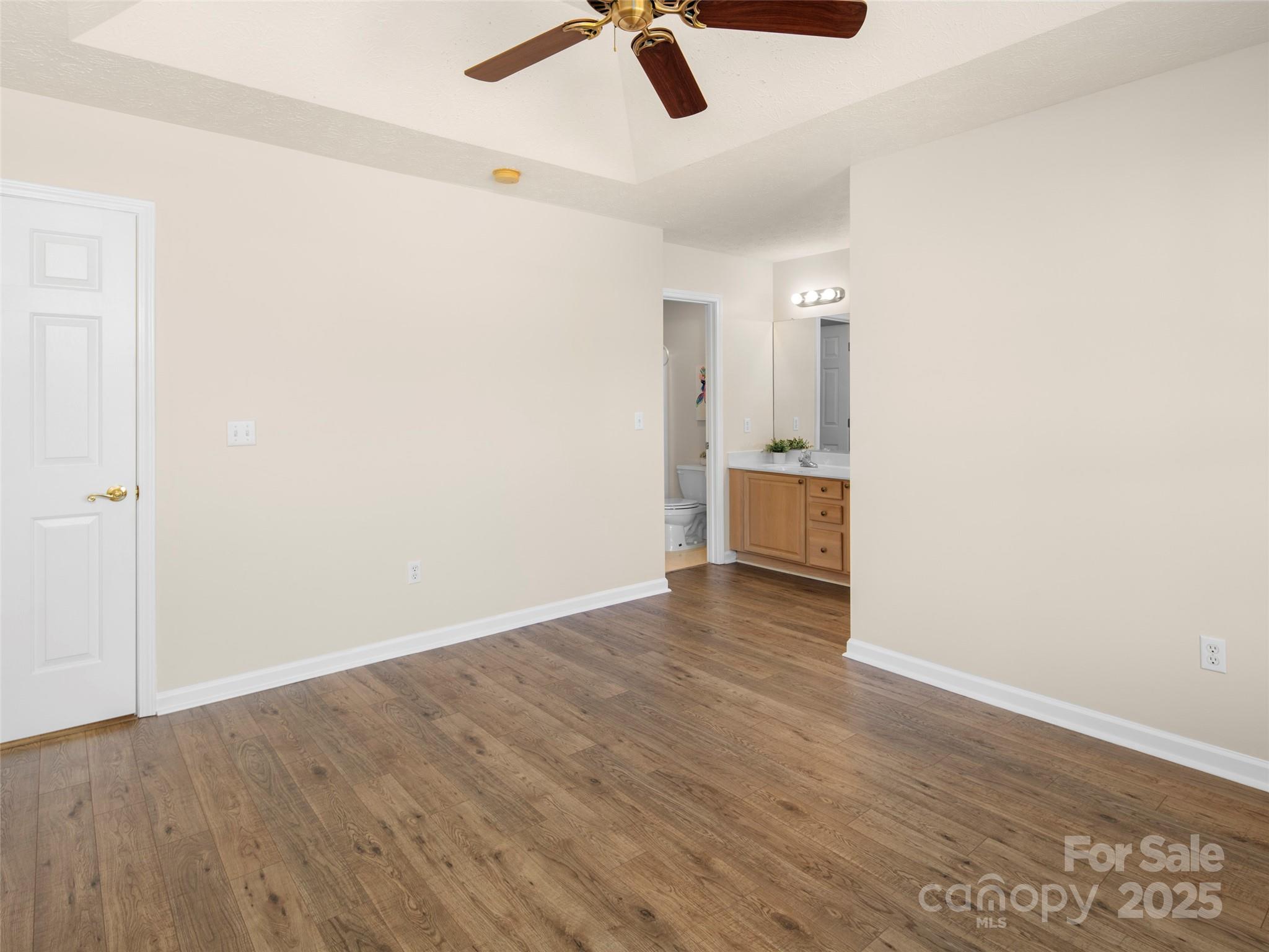 55 S Woodridge View Court