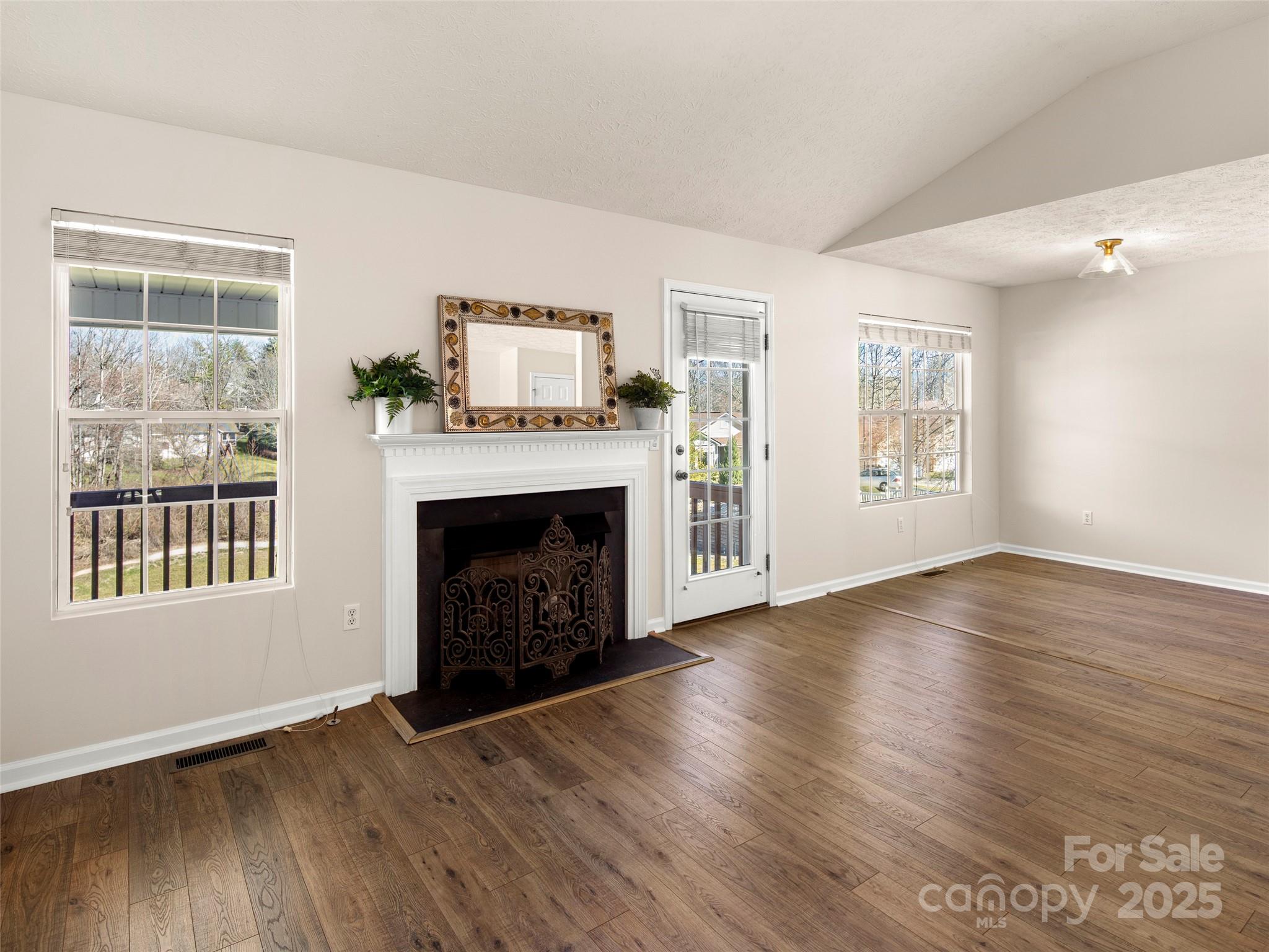 55 S Woodridge View Court