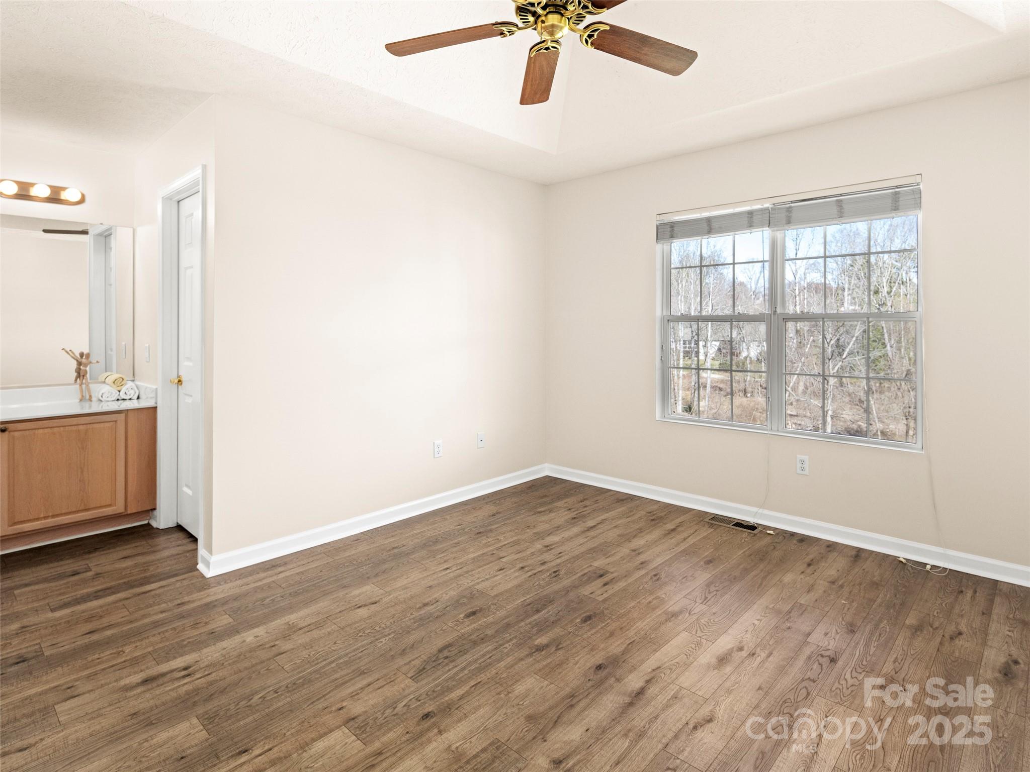 55 S Woodridge View Court