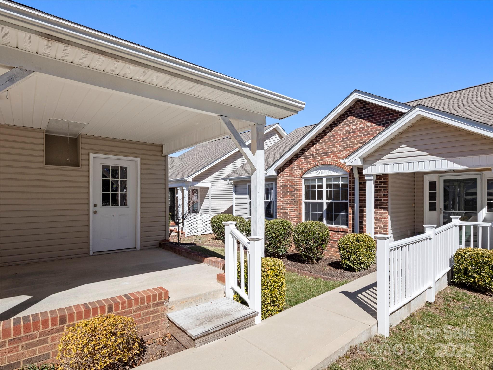 55 S Woodridge View Court