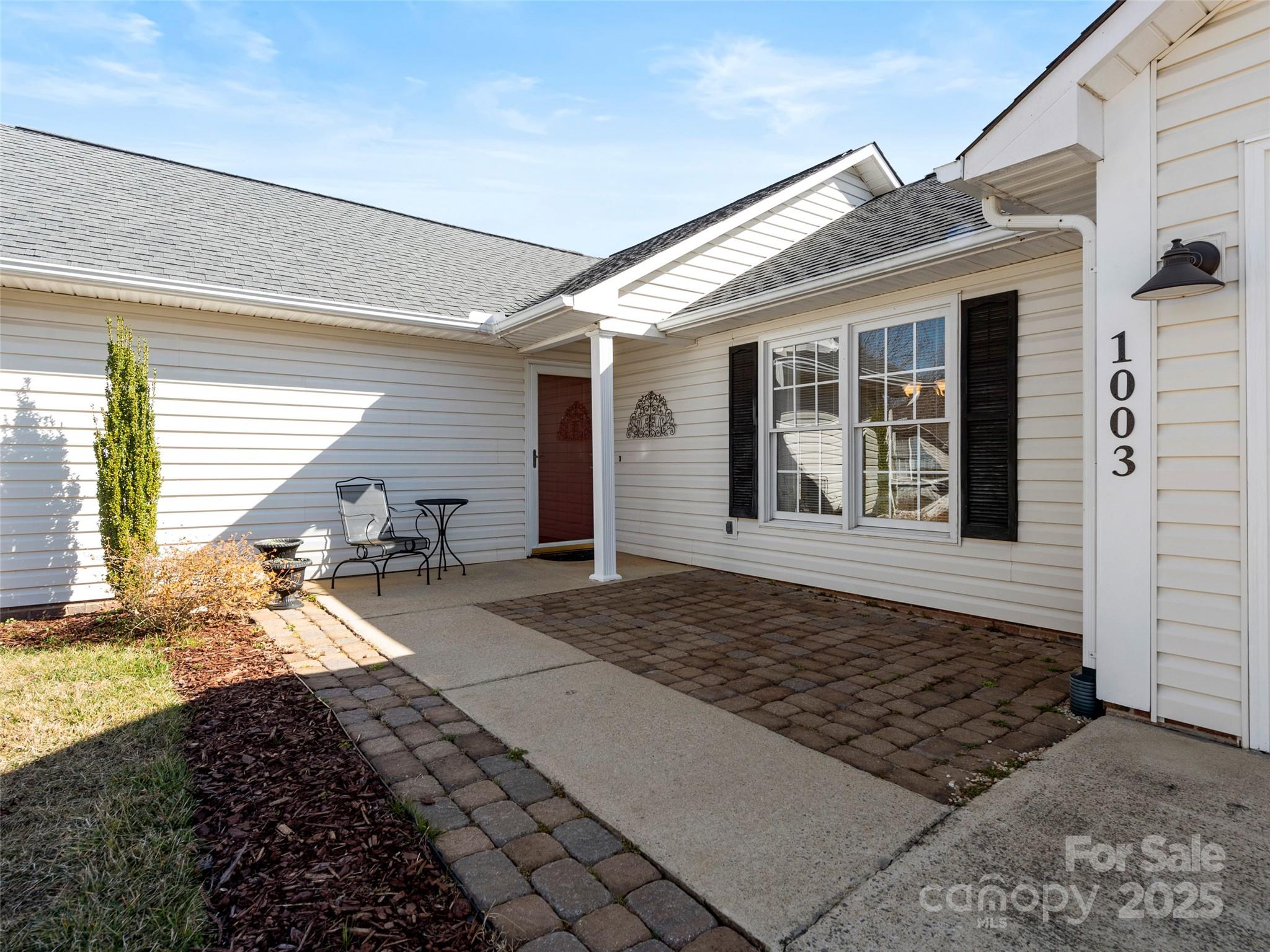 1003 Thorncrest Drive