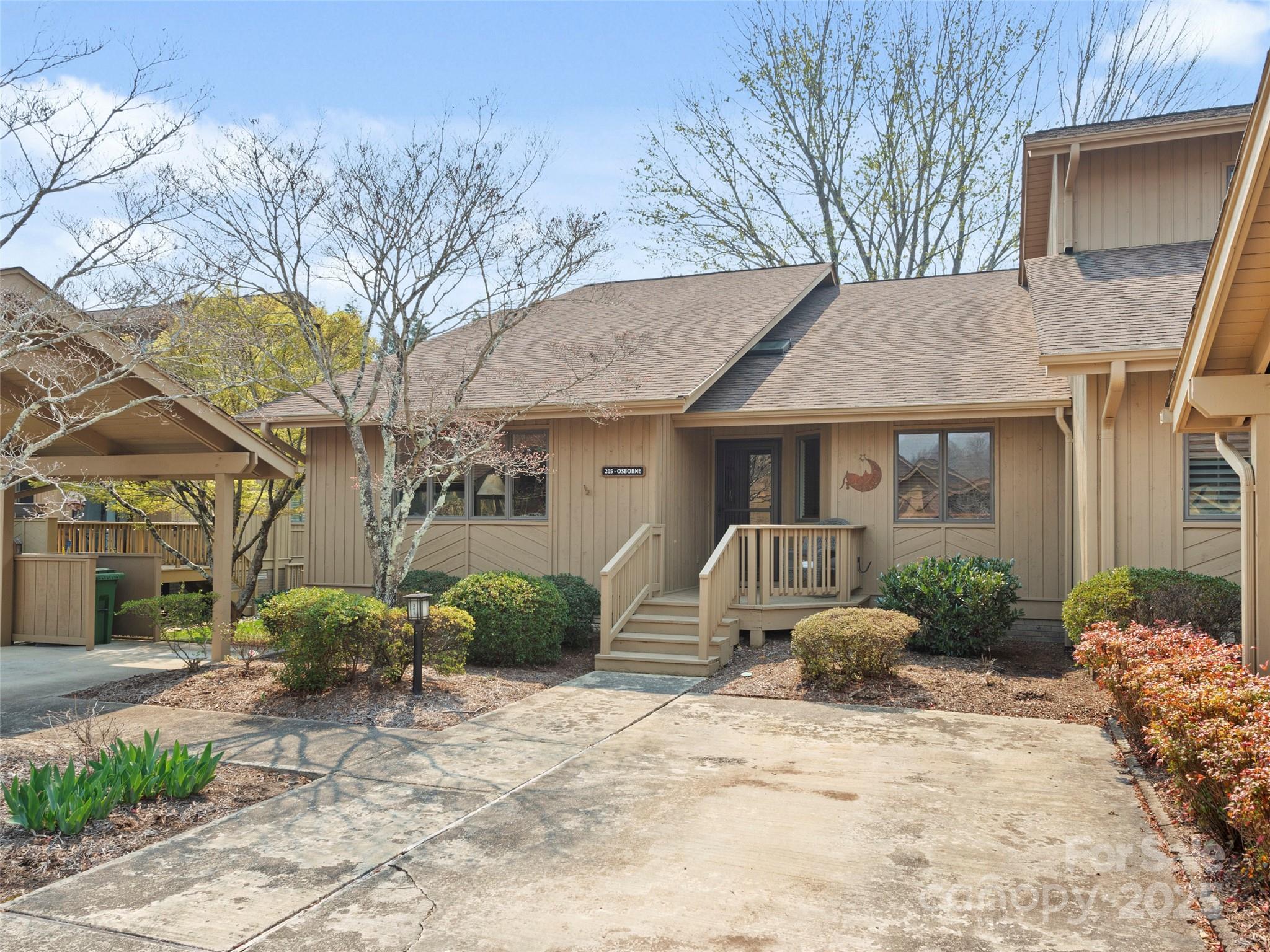 205 Wild Oak Lane