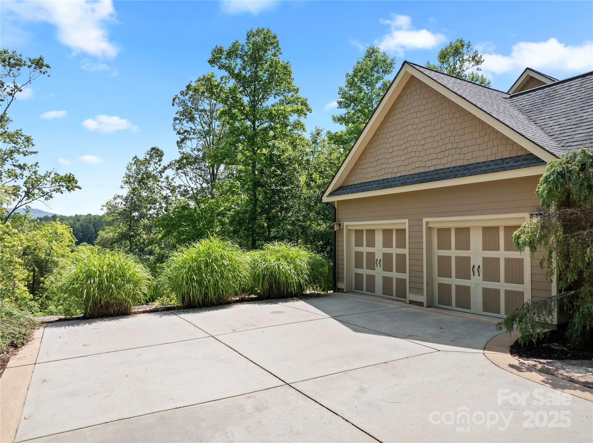 14 Sweet Gum Hill