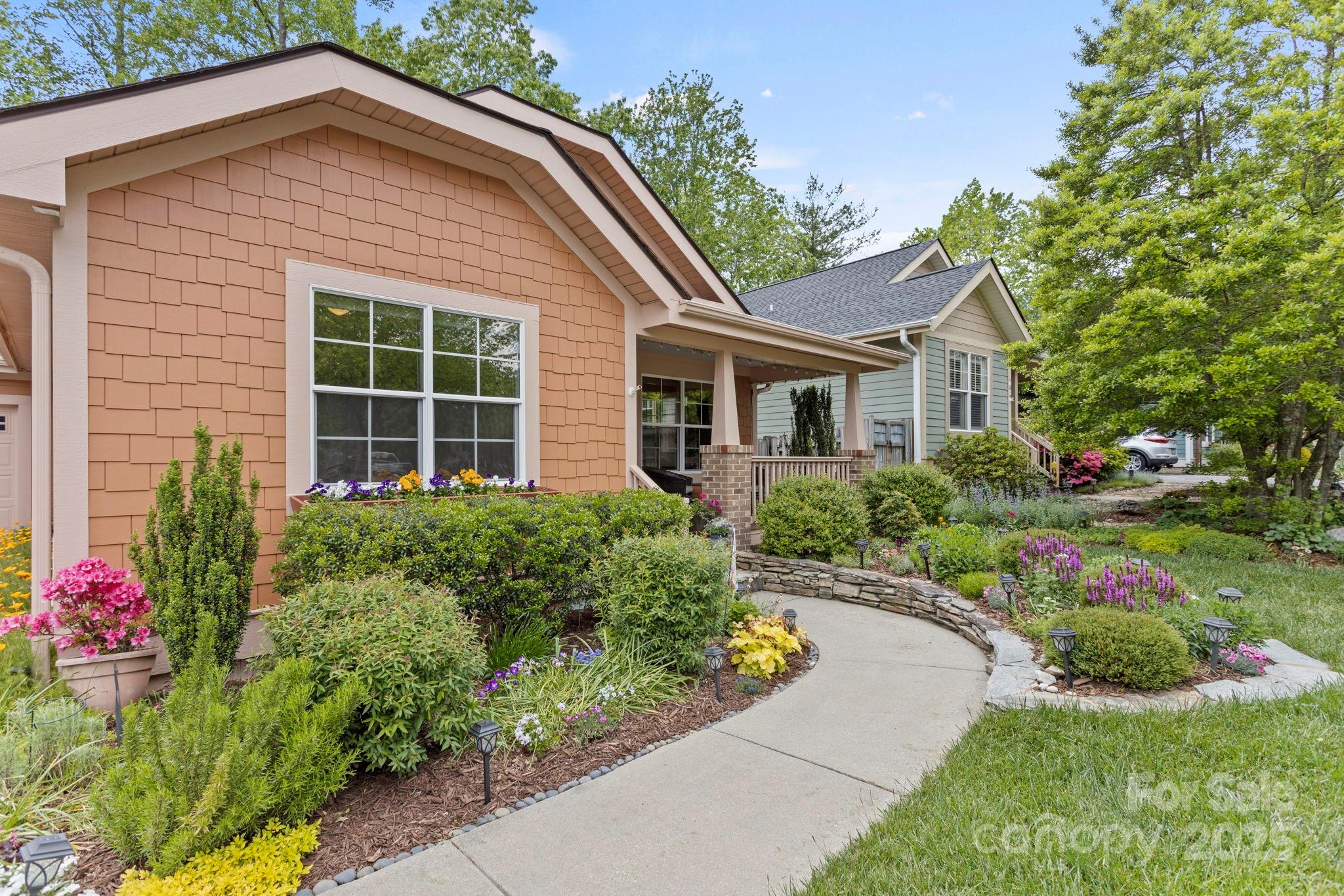 40 Avonlea Lane