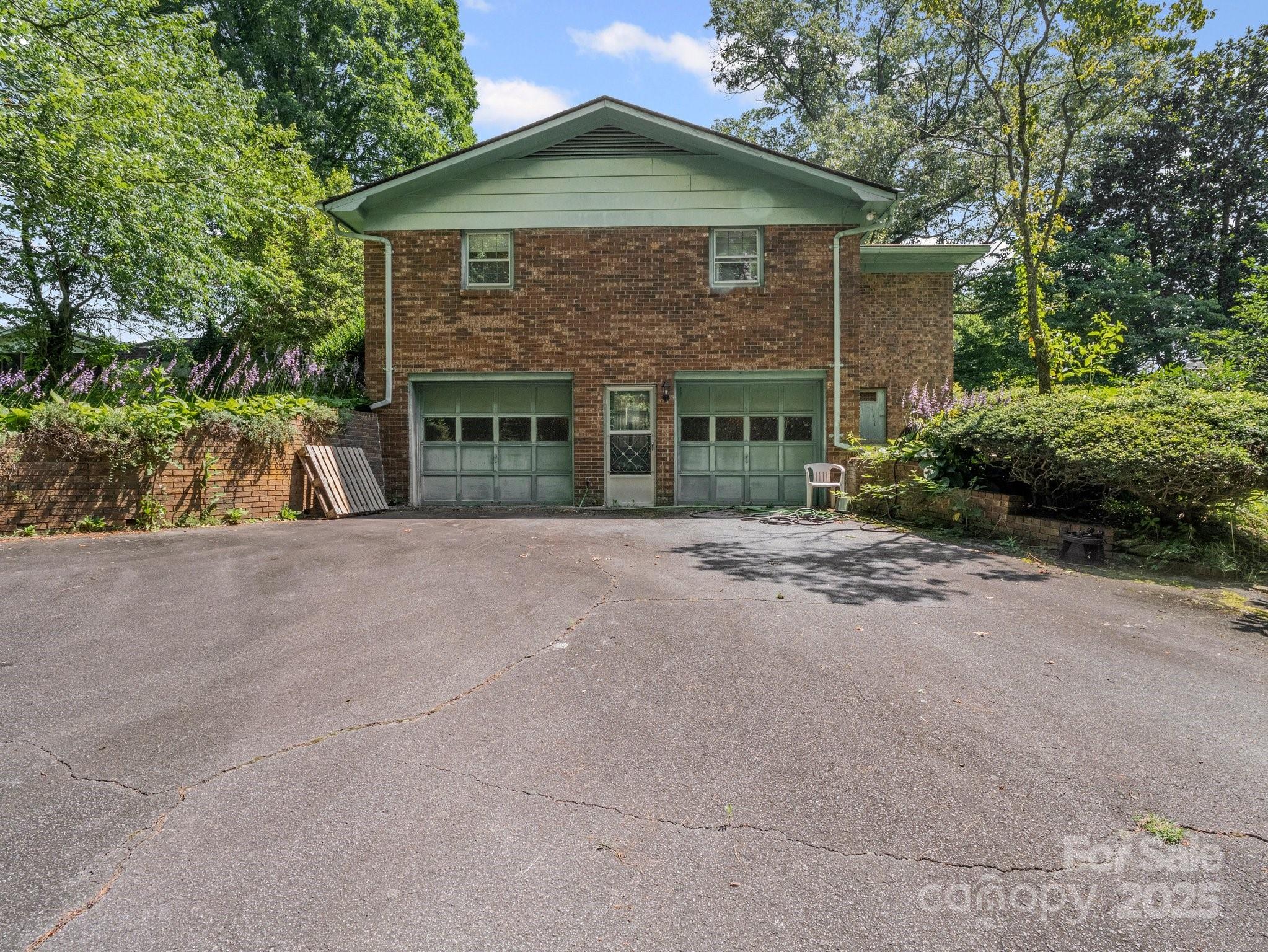 1 Whitehall Lane