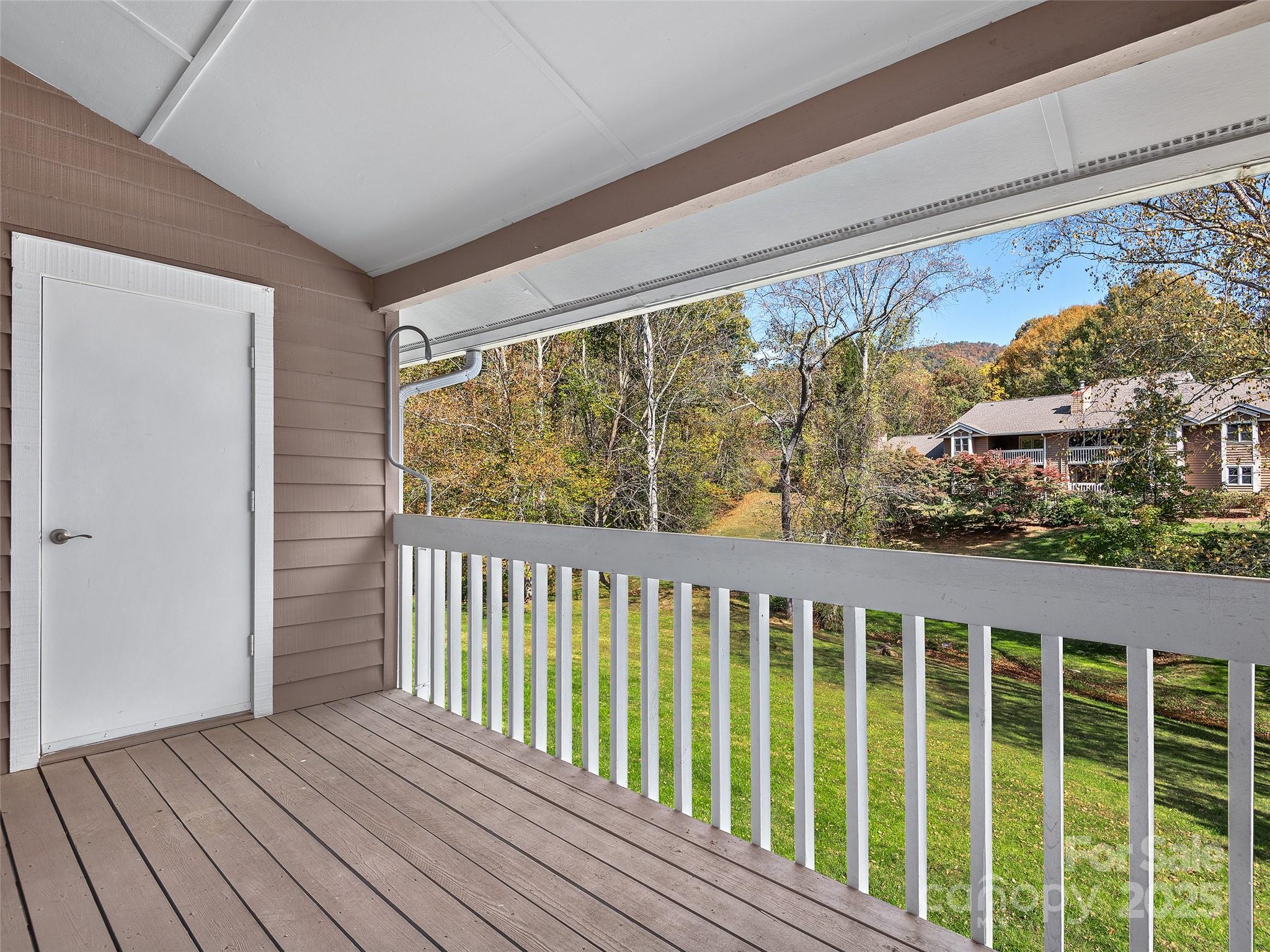 8 Willow Tree Run Unit: 8