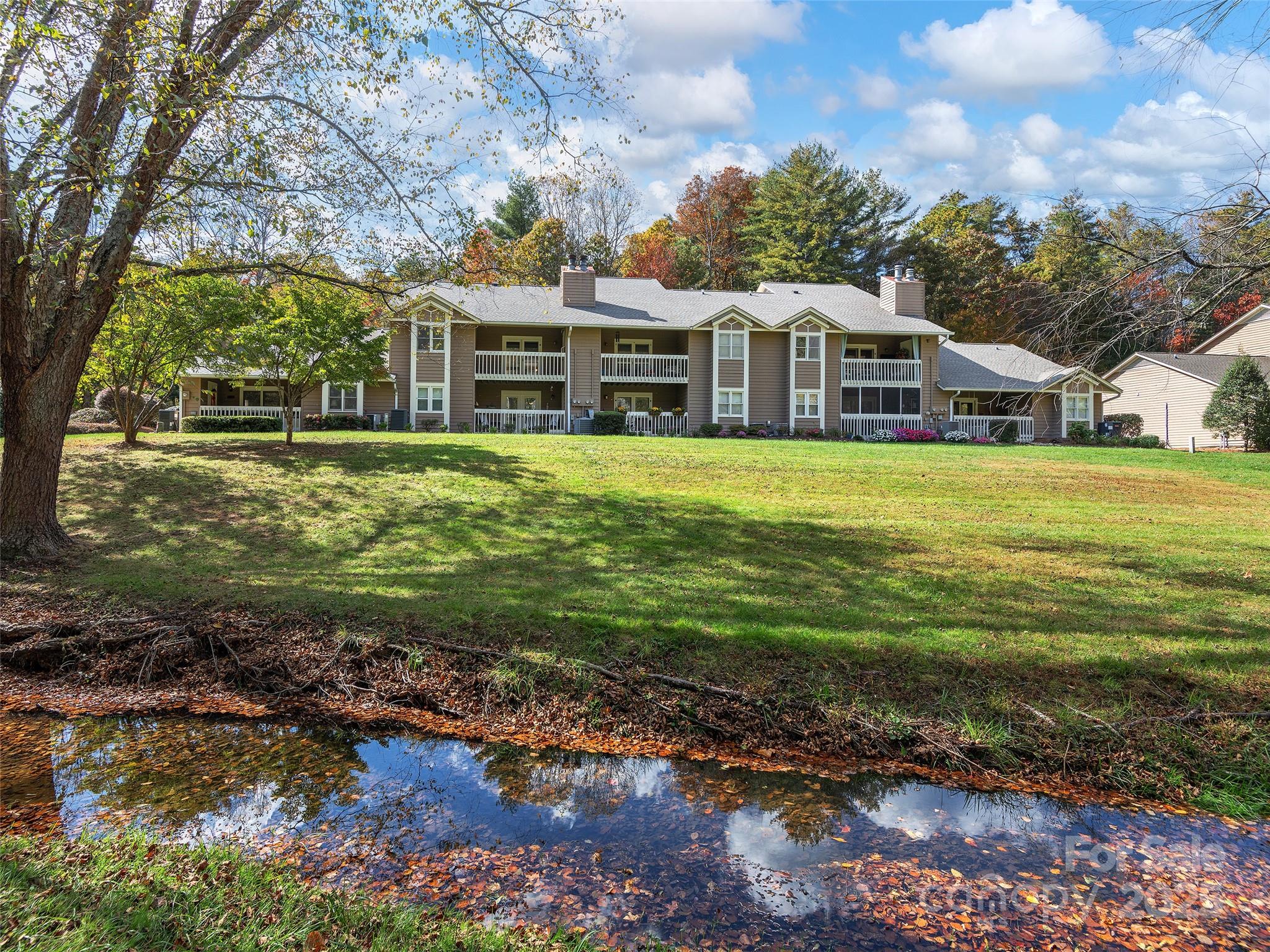 8 Willow Tree Run Unit: 8