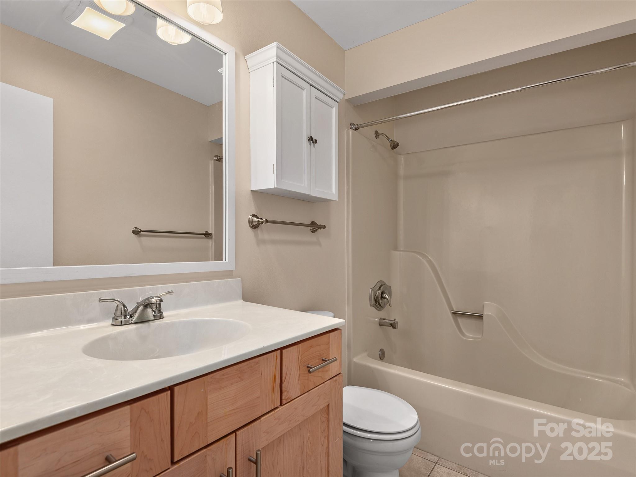 8 Willow Tree Run Unit: 8