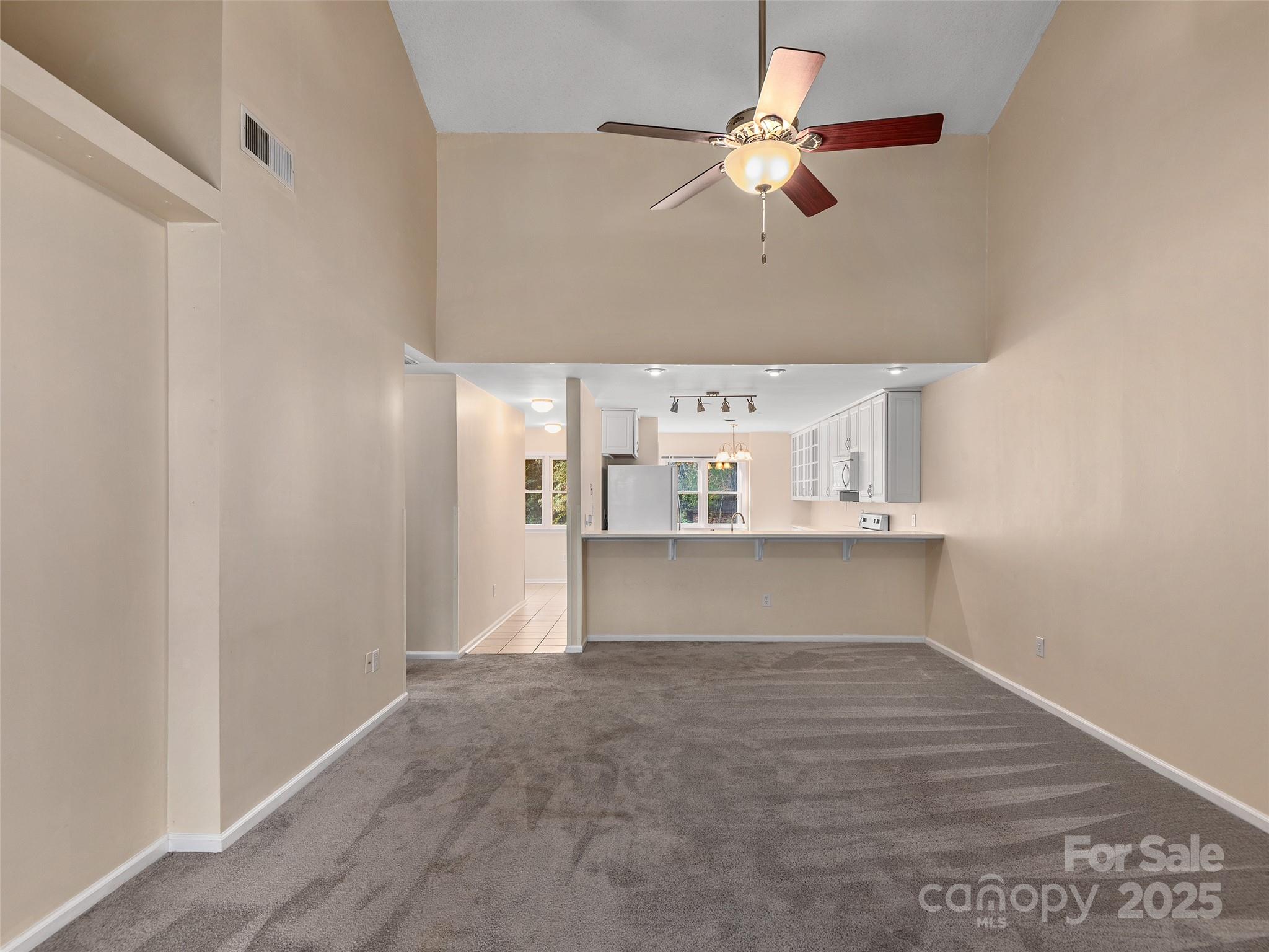 8 Willow Tree Run Unit: 8