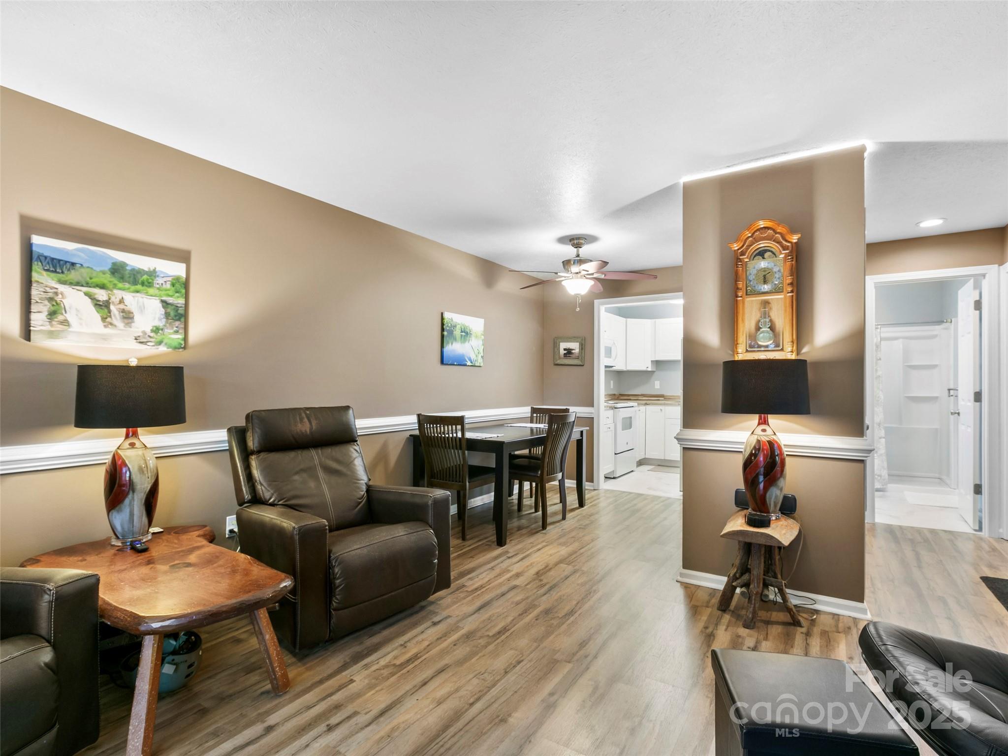 531 Courtwood Lane Unit: 2