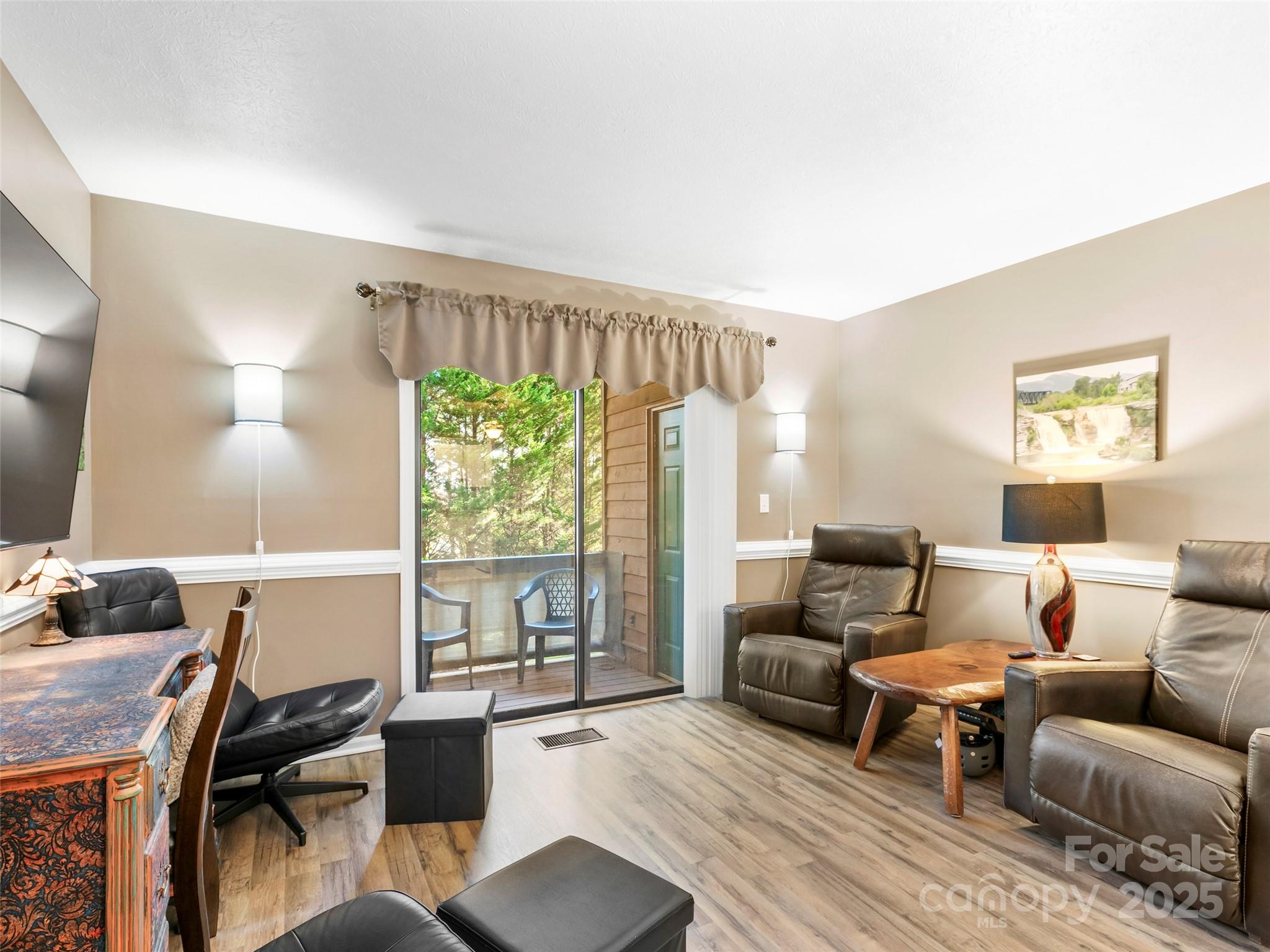 531 Courtwood Lane Unit: 2