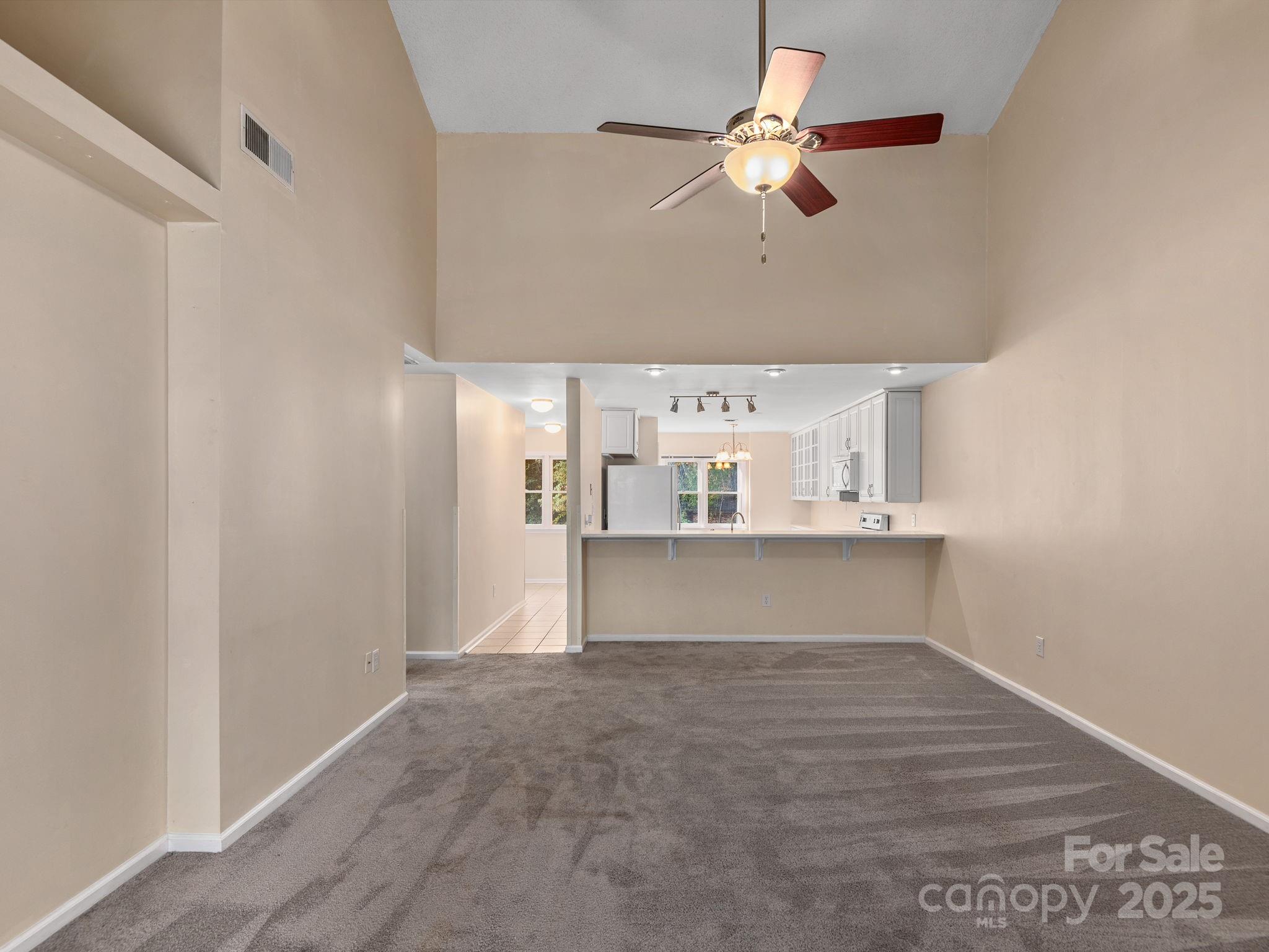 8 Willow Tree Run Unit: 8