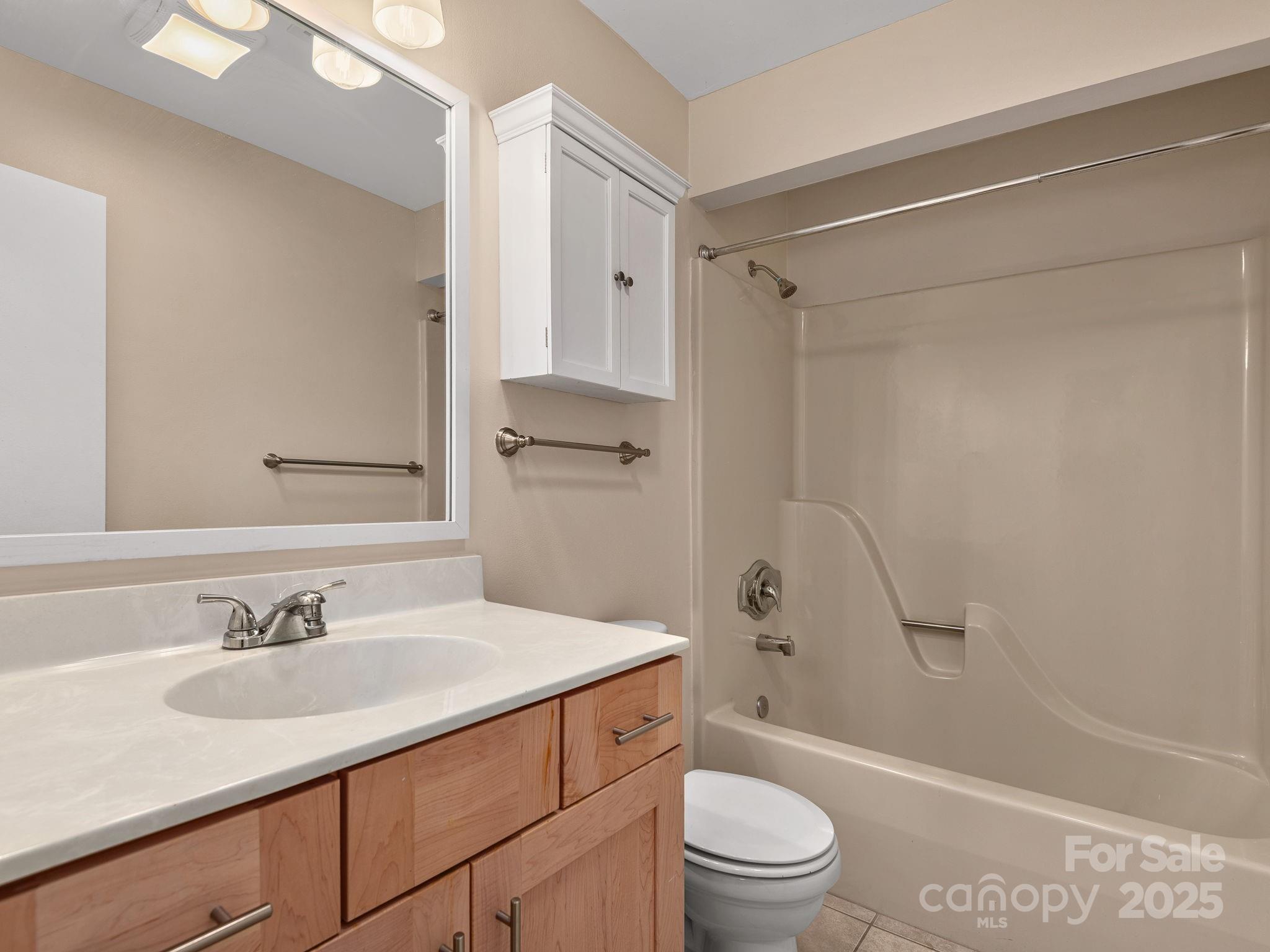 8 Willow Tree Run Unit: 8