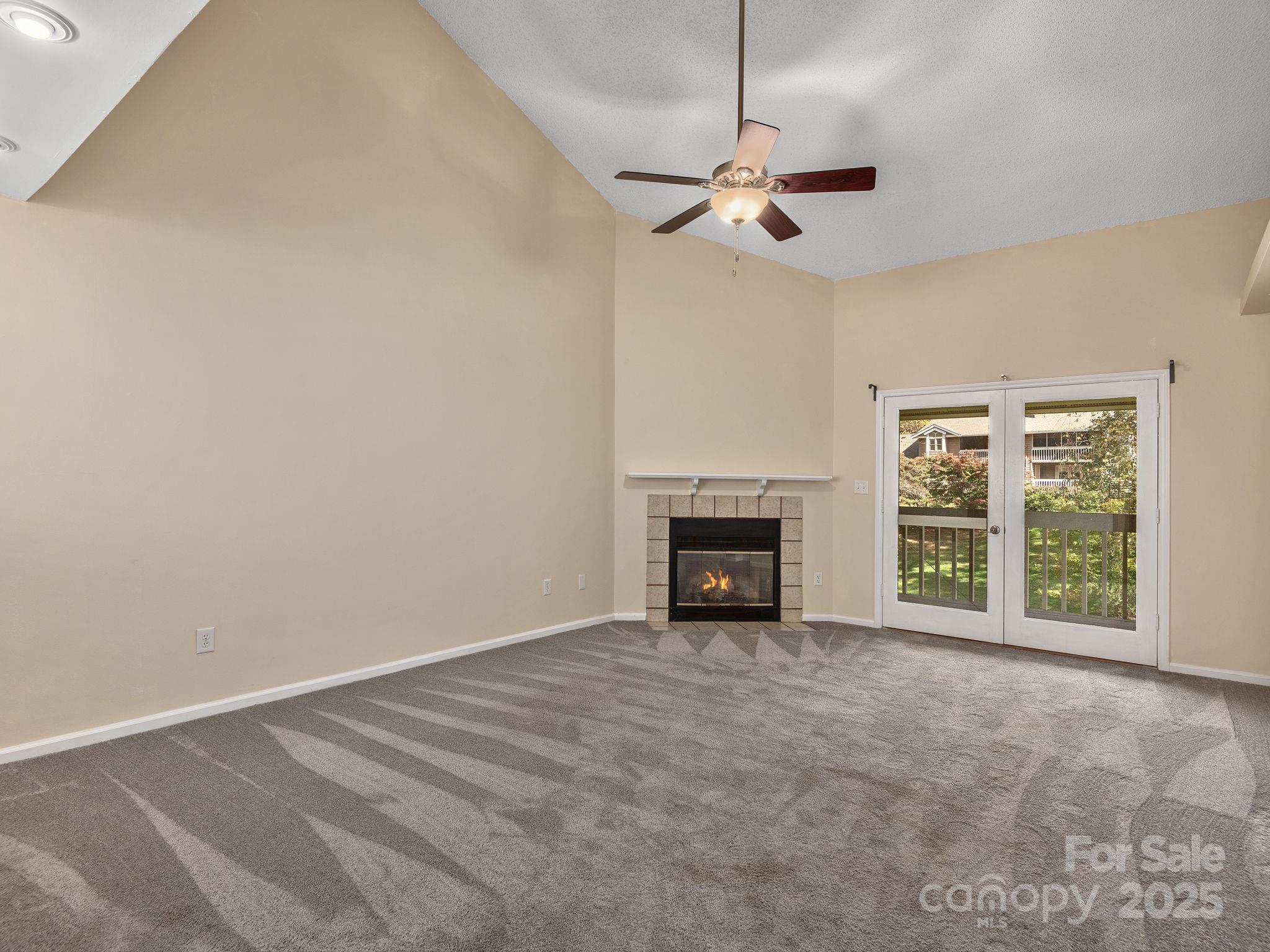 8 Willow Tree Run Unit: 8