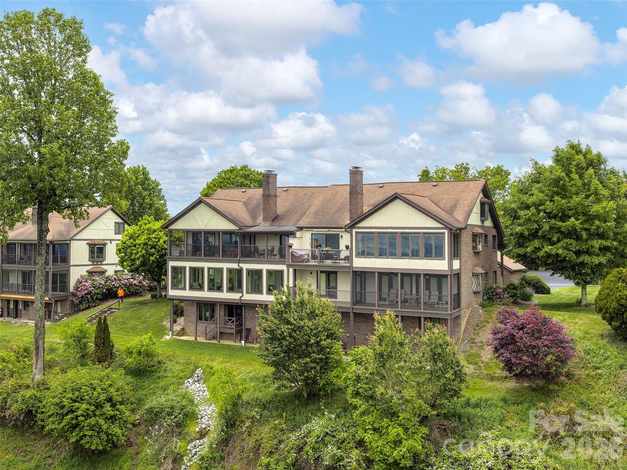 503 Fleetwood Plaza