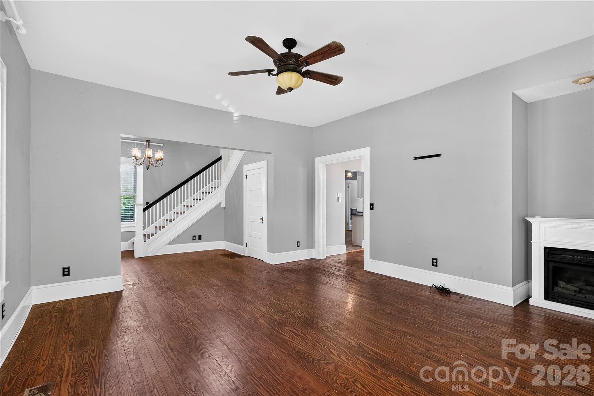 729 5th Avenue W