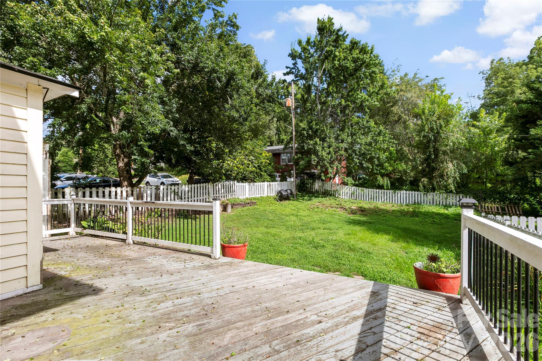 729 5th Avenue W