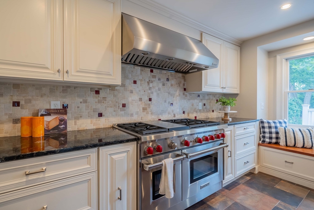 79 N Hancock St