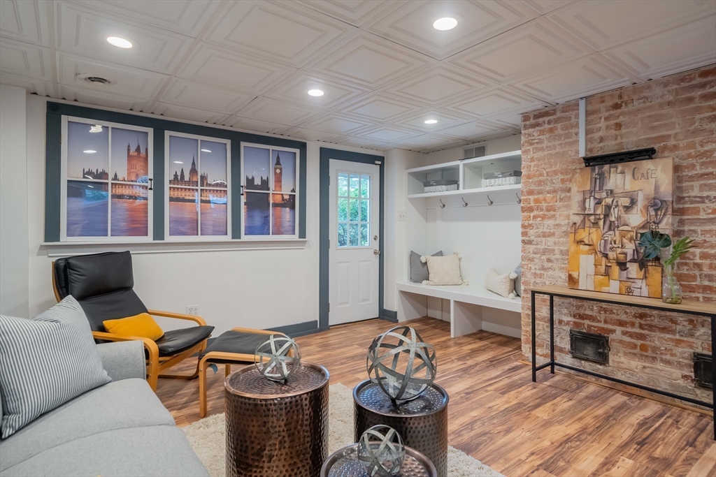 79 N Hancock St