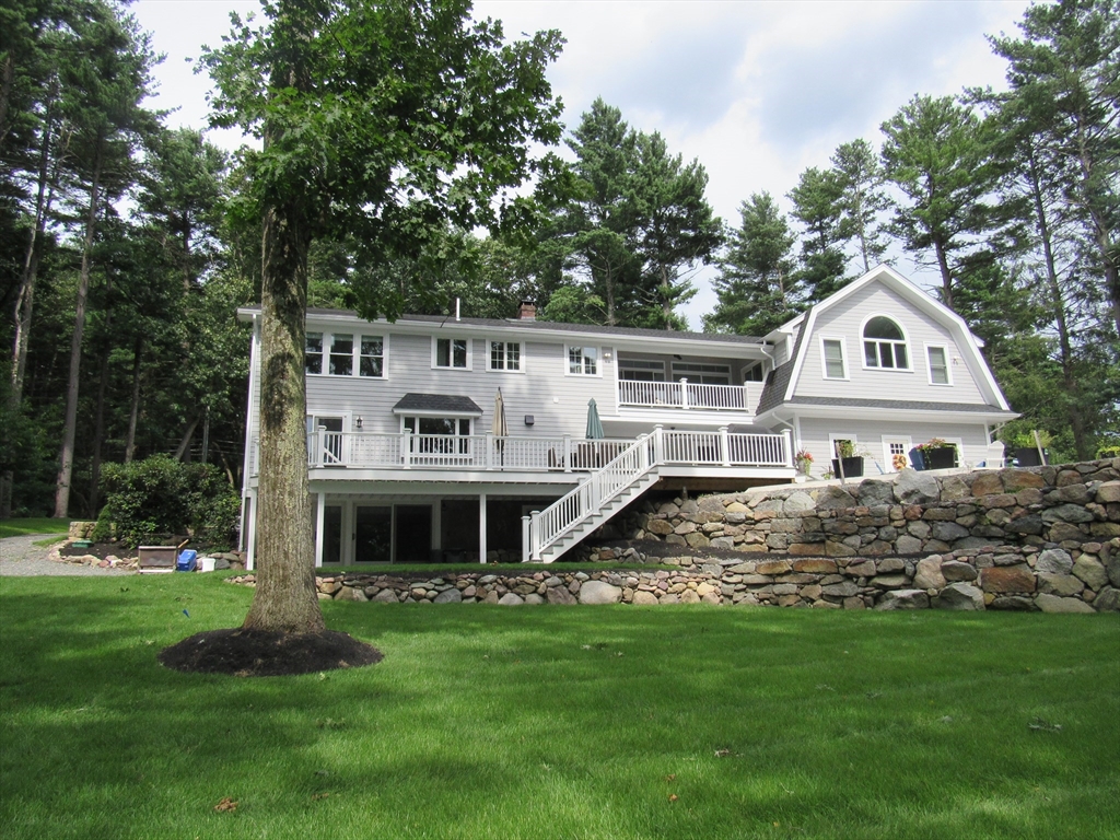 38 Green Lodge St