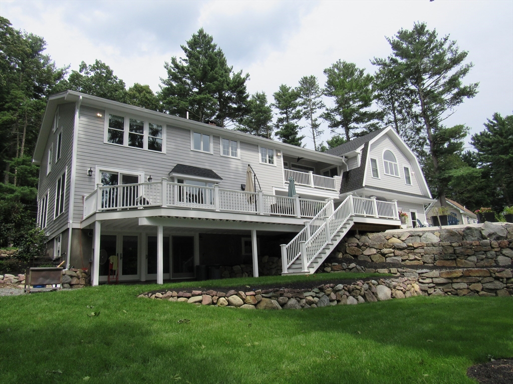 38 Green Lodge St