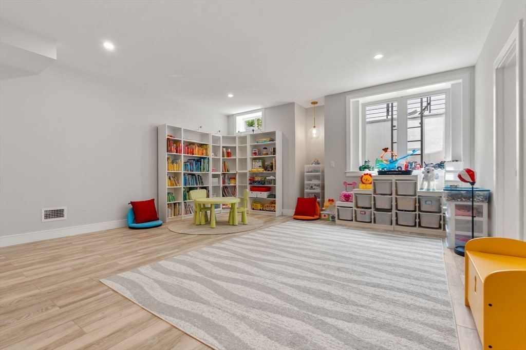 22 Esty Farm Rd
