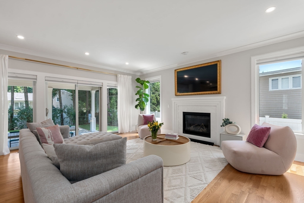 22 Esty Farm Rd