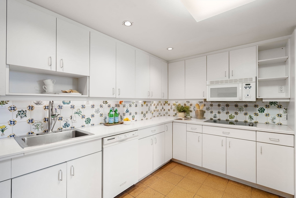 130 Mount Auburn St # 511