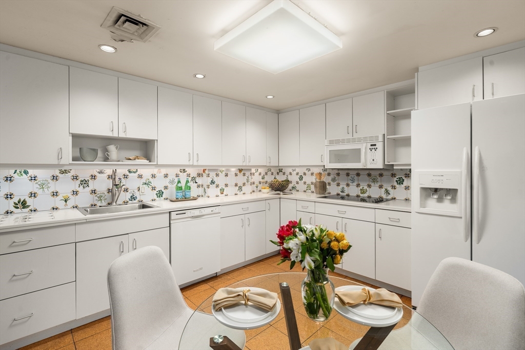 130 Mount Auburn St # 511