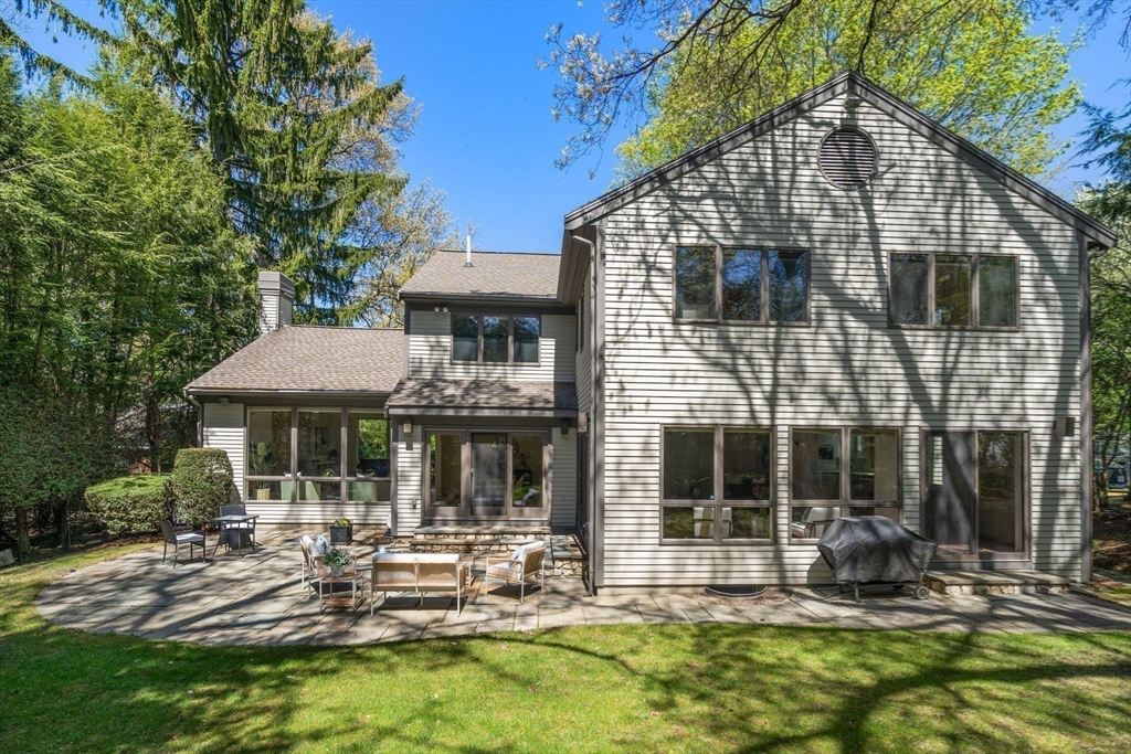 33 E Colbert Rd