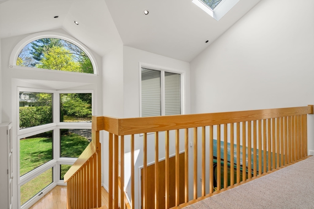 33 E Colbert Rd