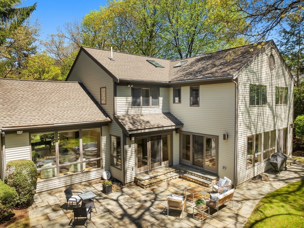 33 E Colbert Rd