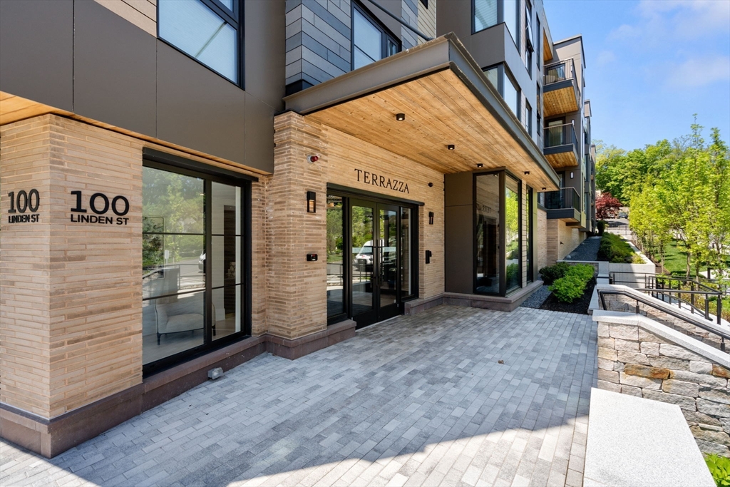 100 Linden Street Unit 202