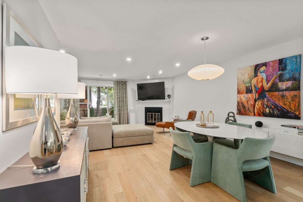 10 Denmark Ln # 10, Needham Unit: 10