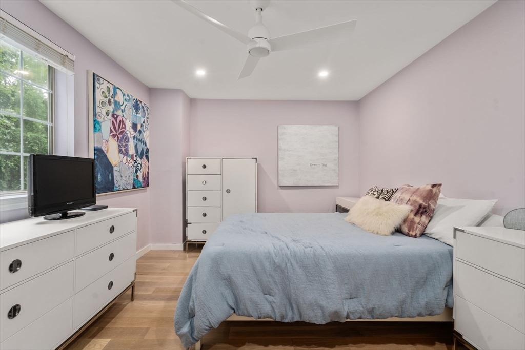 10 Denmark Ln # 10, Needham Unit: 10