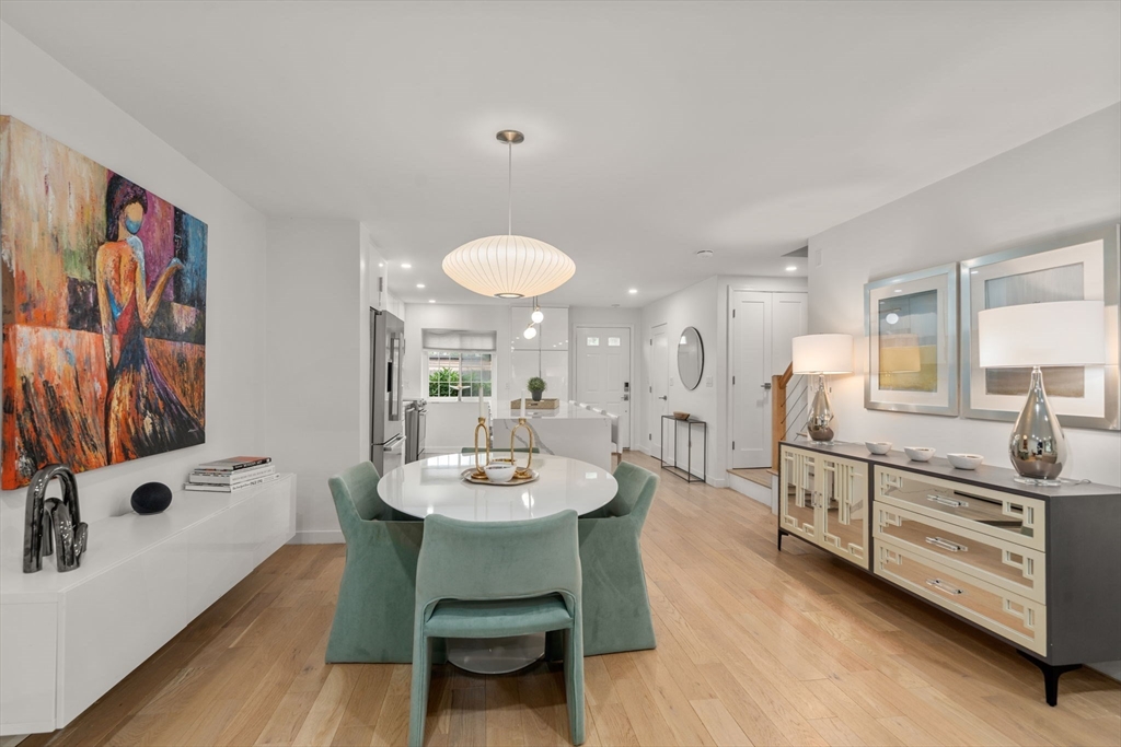 10 Denmark Ln # 10, Needham Unit: 10