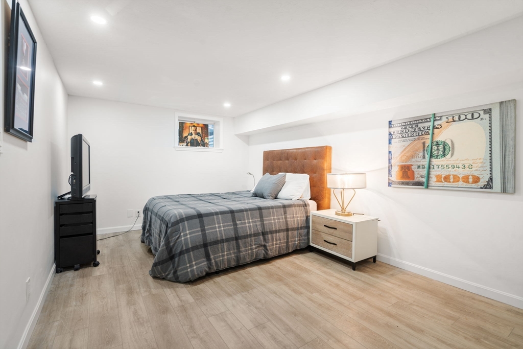 10 Denmark Ln # 10, Needham Unit: 10