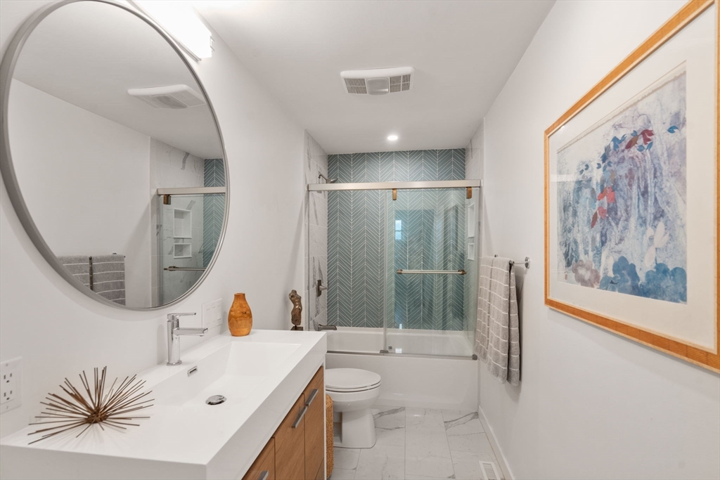 10 Denmark Ln # 10, Needham Unit: 10