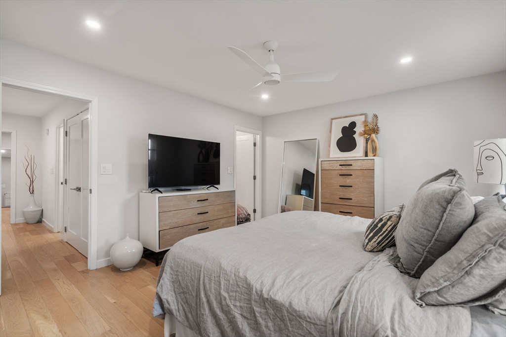 10 Denmark Ln # 10, Needham Unit: 10