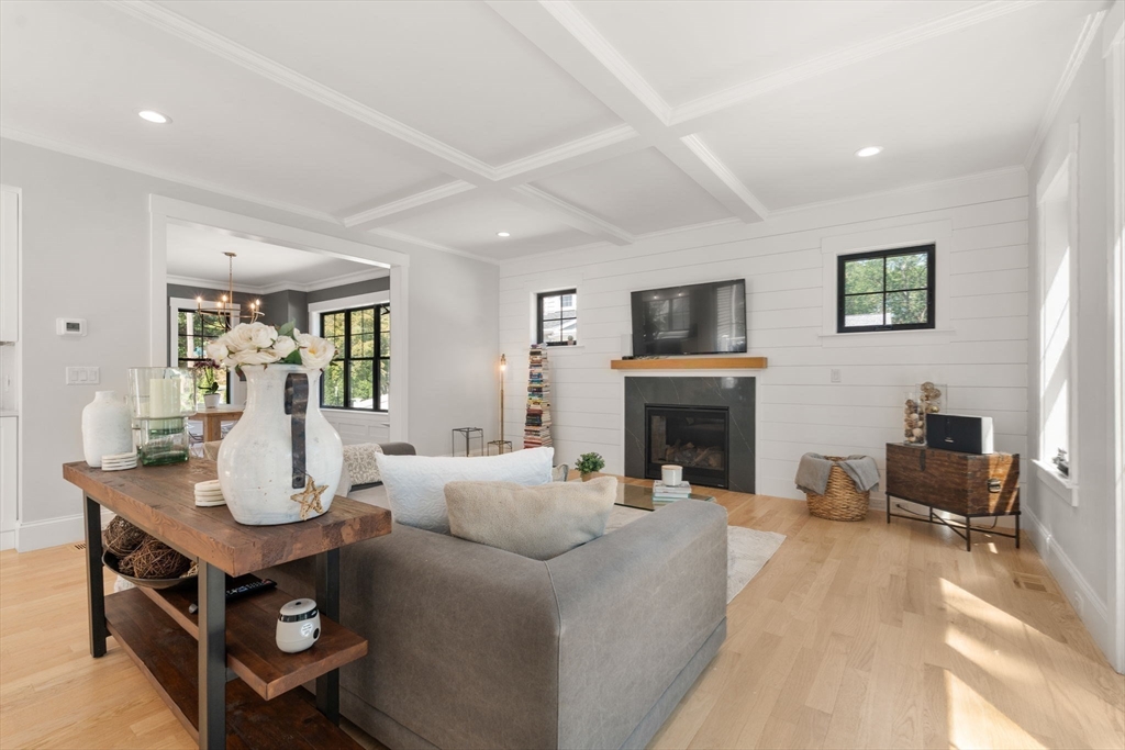 14 Hunnewell St