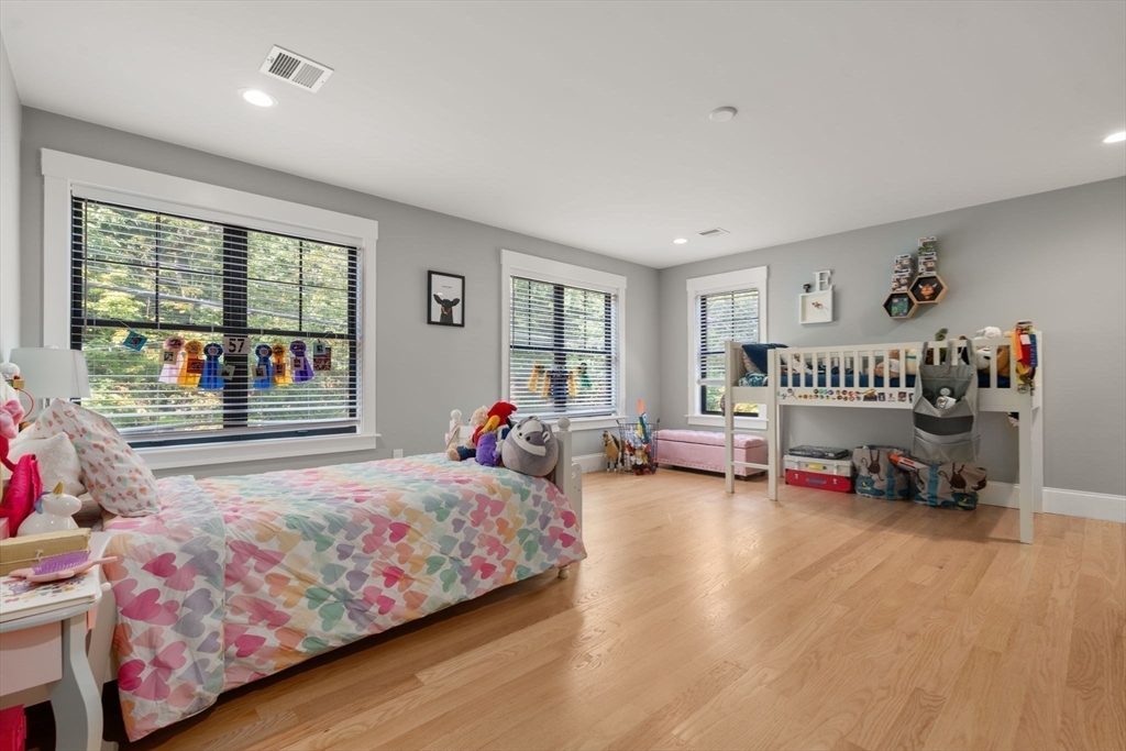 14 Hunnewell St