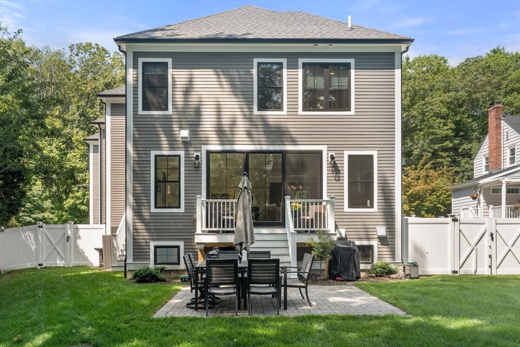 14 Hunnewell St
