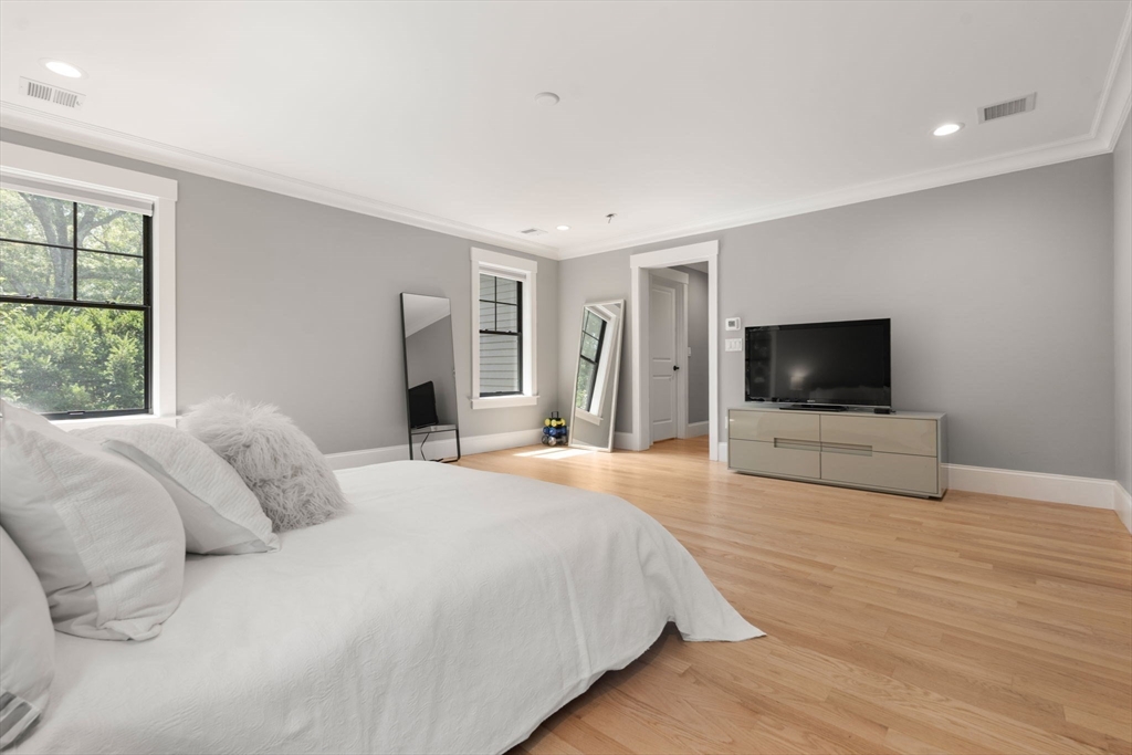 14 Hunnewell St