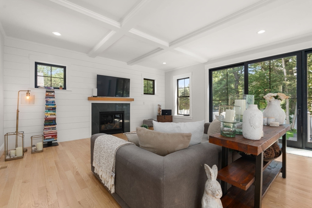 14 Hunnewell St